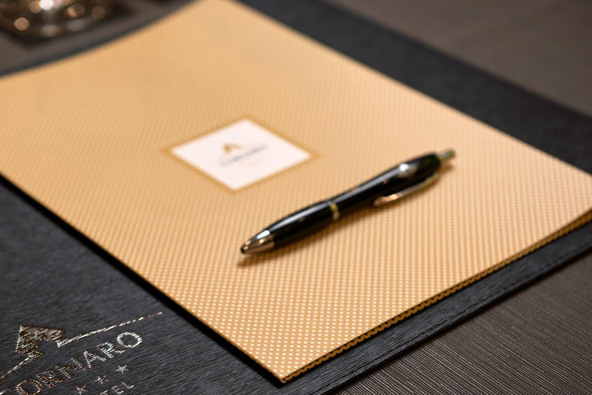 ספליט Cornaro Hotel מראה חיצוני תמונה A menu at a restaurant