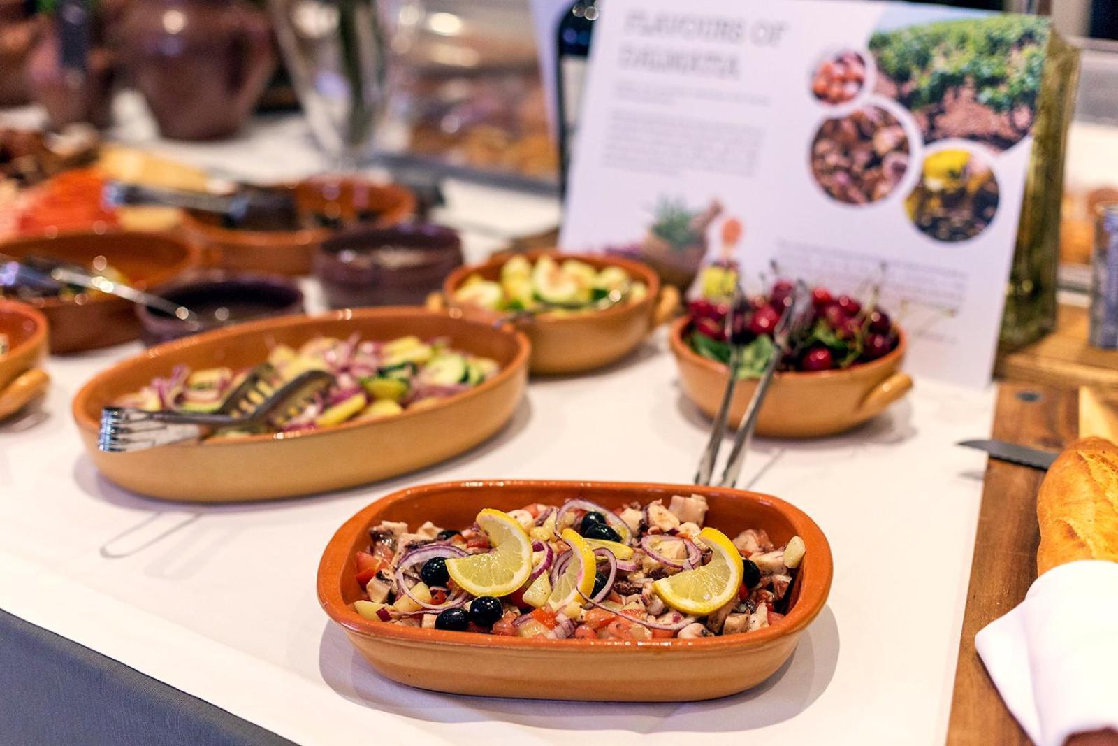 ספליט Cornaro Hotel מראה חיצוני תמונה A selection of tapas